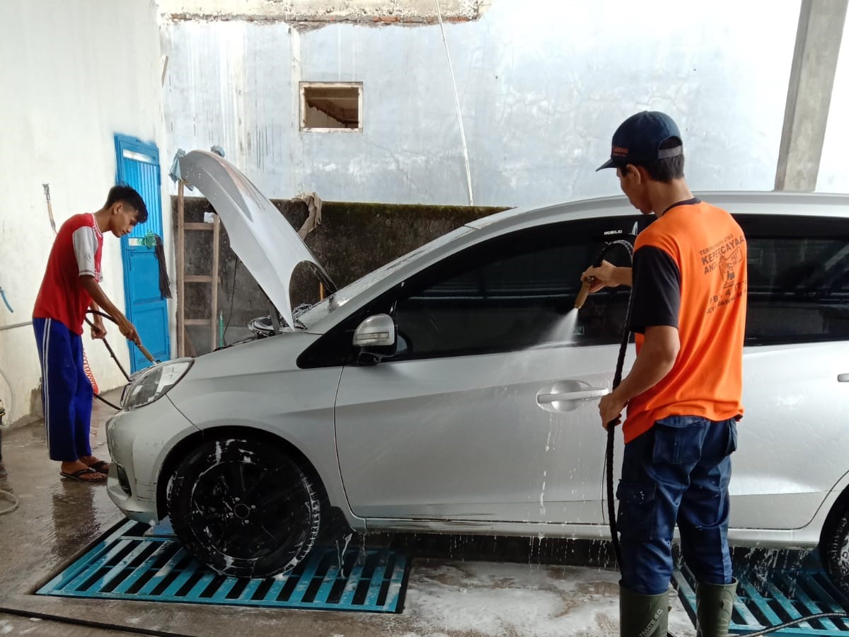 Cuci Mobil dan Motor
